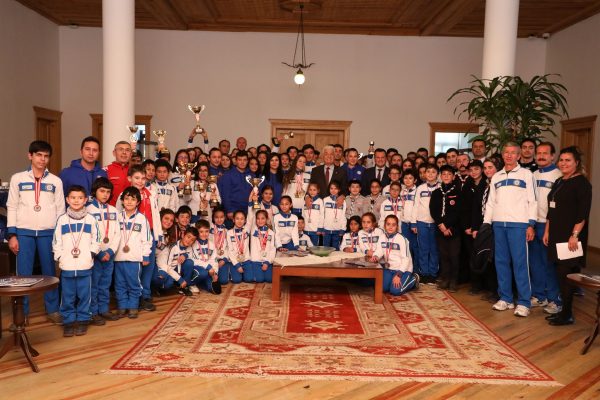 Büyükşehir Sporcularından Başkan Gürün'e ziyaret (2)